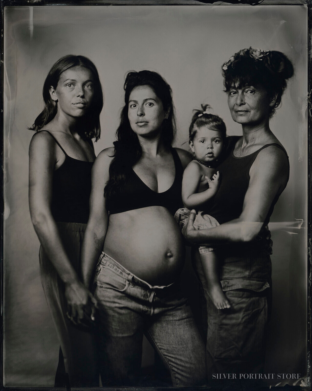 Engel, Lila,Toni & Tamara-Silver Portrait Store-Wet plate collodion-Black glass Ambrotype 20 x 25 cm.