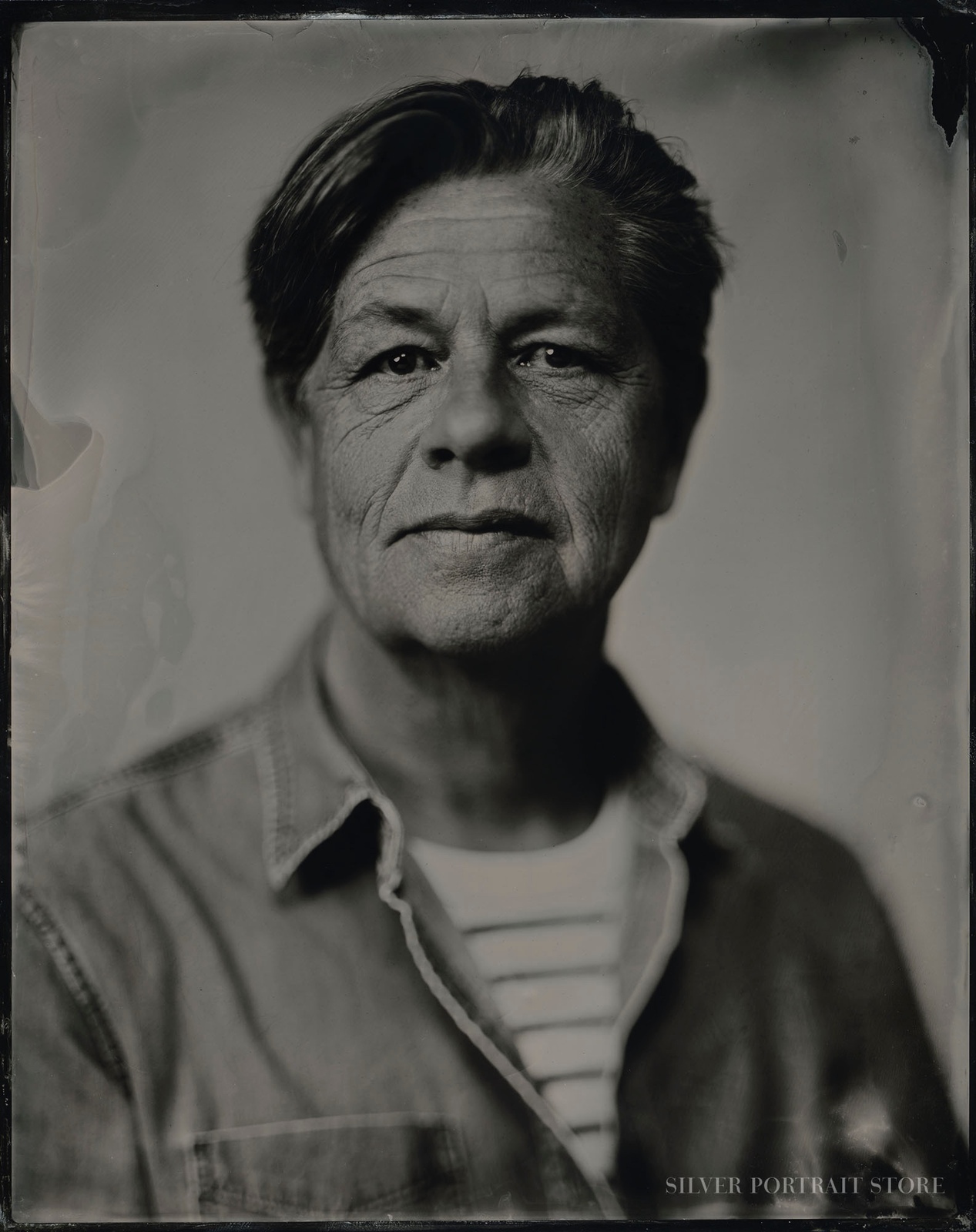 Harold-Silver Portrait Store-Wet plate collodion-Black glass Ambrotype 20 x 25 cm.