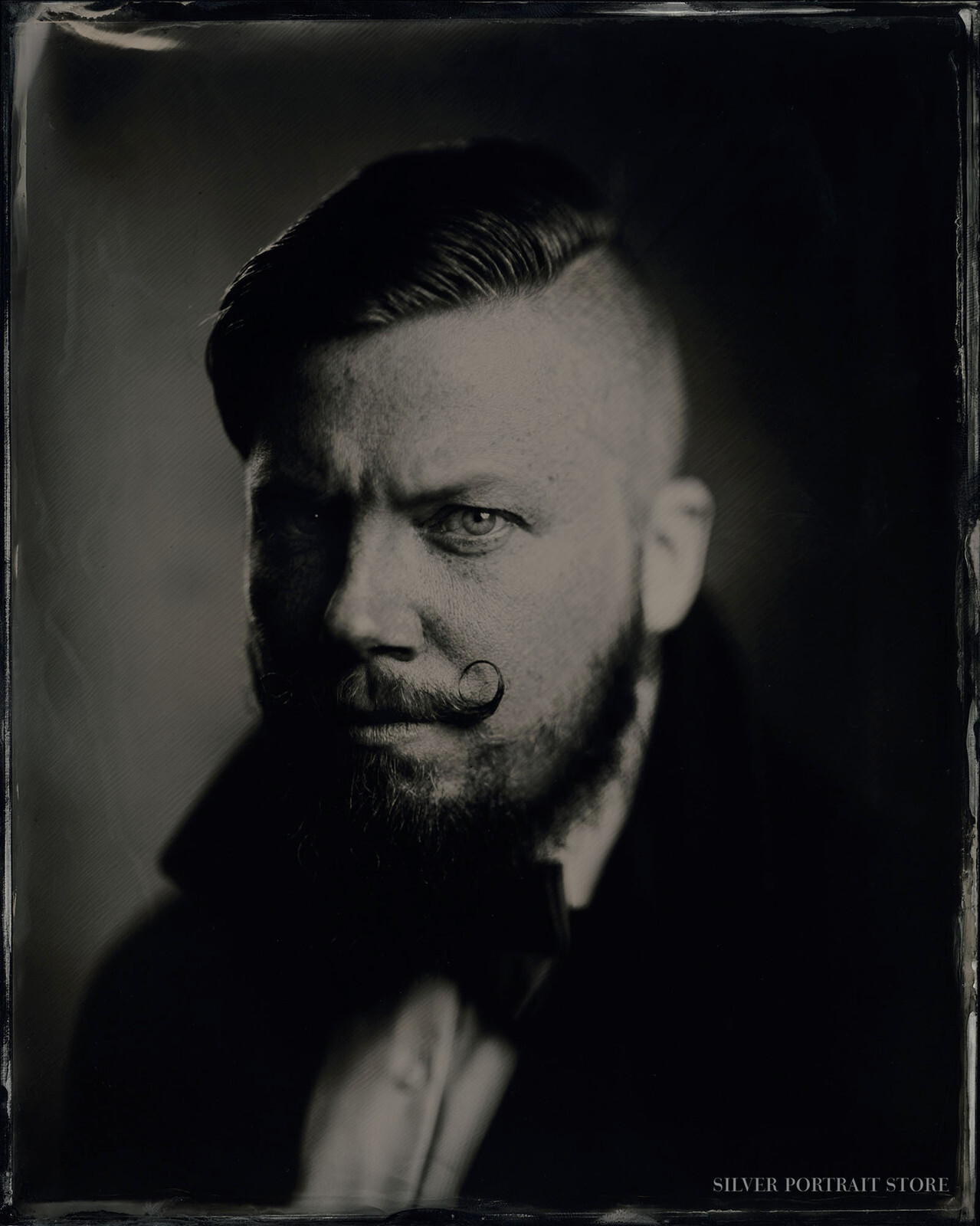 Christian-Silver Portrait Store-Wet plate collodion-Black glass Ambrotype 20 x 25 cm.