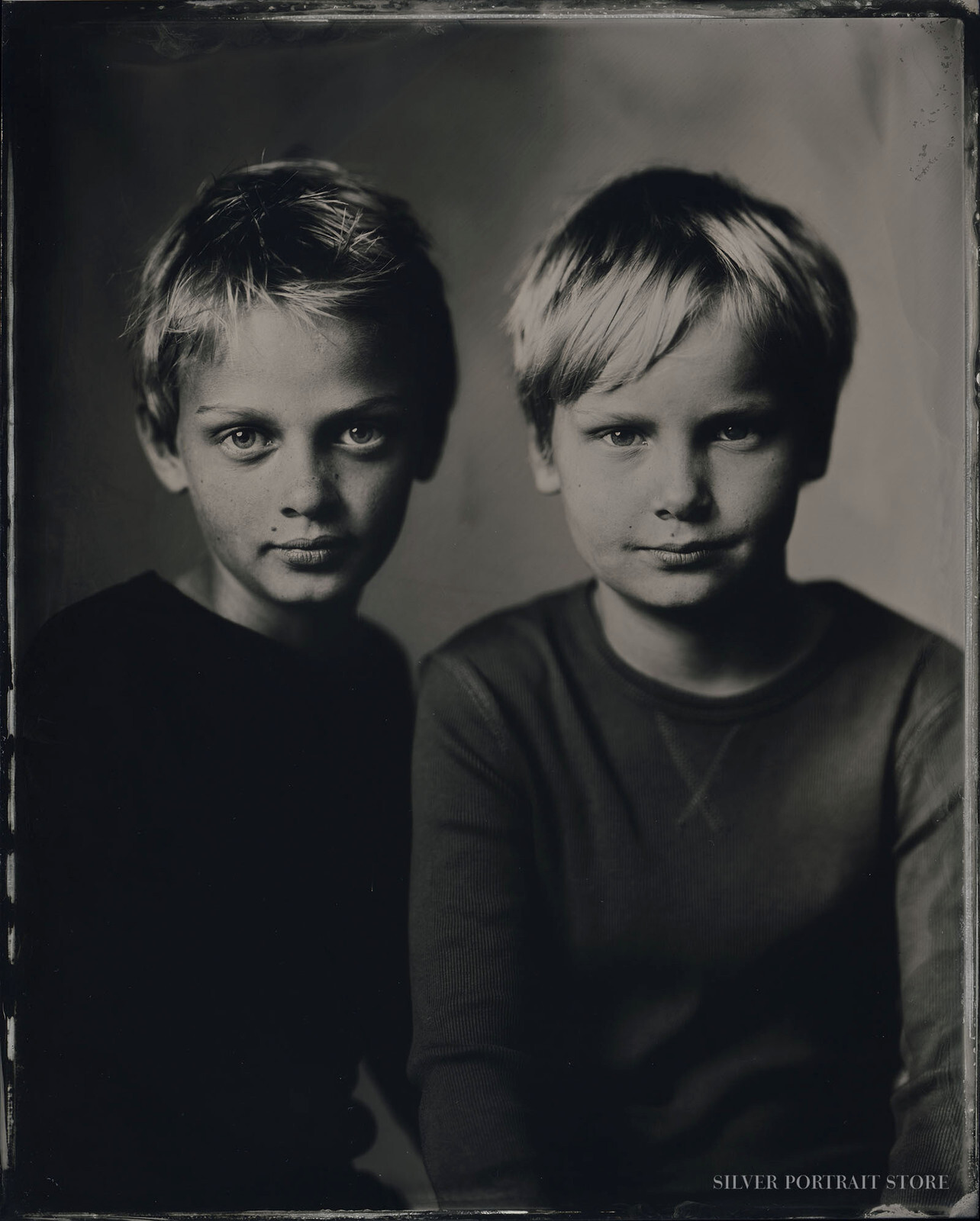 Savino en Oscar-Silver Portrait Store-Wet plate collodion-Tintype 20 x 25 cm.